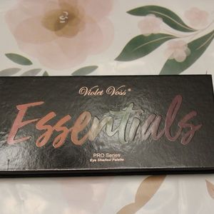 Violet Voss Essentials eye palette